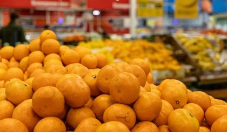 Matowa skórka mandarynek to jasny znak. Zwróć na to uwagę w sklepie