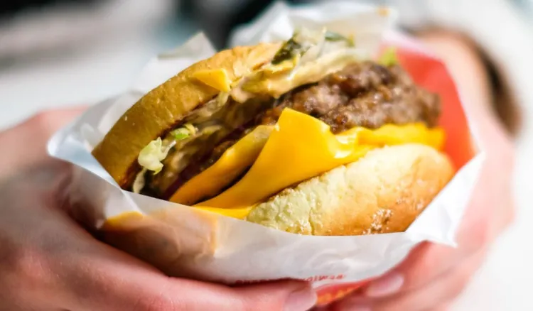 MAX Premium Burgers przedstawia wyniki Raportu dotyczącego  zrównoważonego rozwoju za 2023 r.