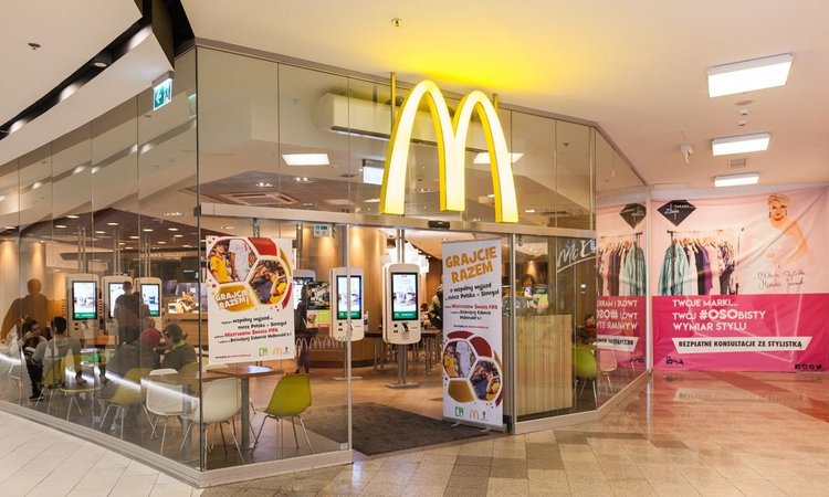 Tak wyglądają paczki świąteczne w McDonald's. Zdania Polaków podzielone
