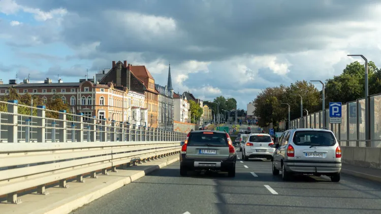 Polskie firmy po uszy w długach. W tym regionie jest najgorzej, aż 5 miast w czołówce