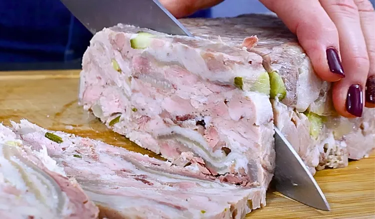 Ten specjał robię z mięsa po rosole i jednego dodatku. Już dawno nie jadłem czegoś tak pysznego