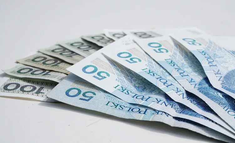 Ile urząd skarbowy może zabrać z konta? Taką kwotę musi zostawić