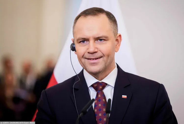 Karol Nawrocki ma propozycję dla seniorów. W grę wchodzi podwyżka, ale jest też spory problem