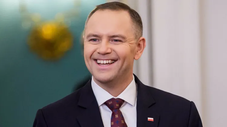 170 tys. zł odprawy i płatny urlop stały się faktem. Prezydent Nawrocki właśnie podpisał