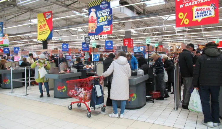 Niedziele handlowe w 2025 roku. Podano konkretne daty