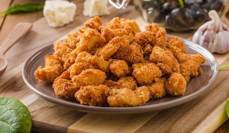 Żadne nuggetsy, żadne skrzydełka. Odkąd siostra zdradziła mi przepis, robię popcorn z kurczaka jak z KFC