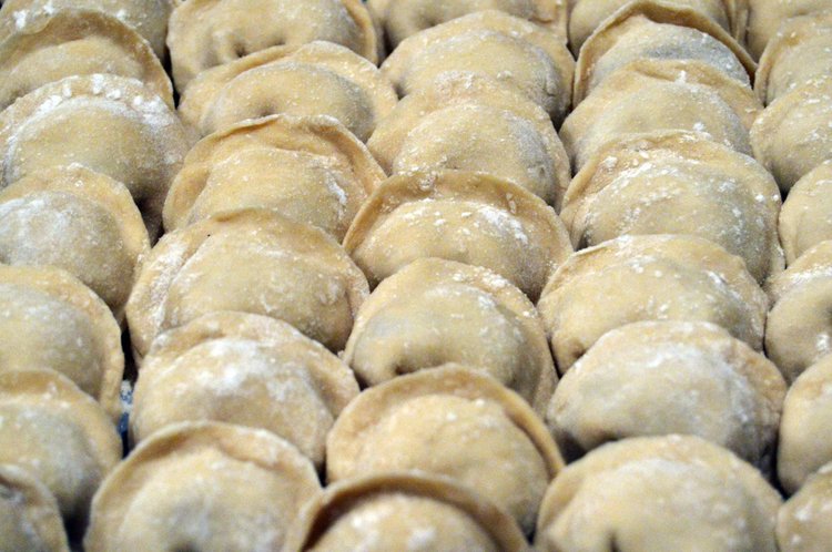 Pierogi wiejskie z kaszą gryczaną i twarogiem