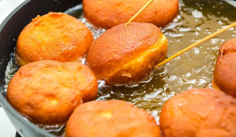 W tym roku na Tłusty Czwartek zrobię pączki z tego przepisu. Są mięciutkie nawet następnego dnia