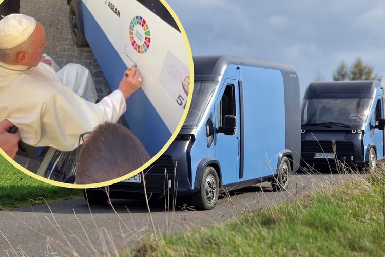 Polski samochód elektryczny w Watykanie. Papież poświęcił auto eVan