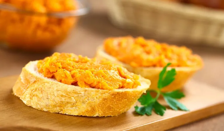 Jesienna pasta śniadaniowa do pieczywa. Prosta i pyszna