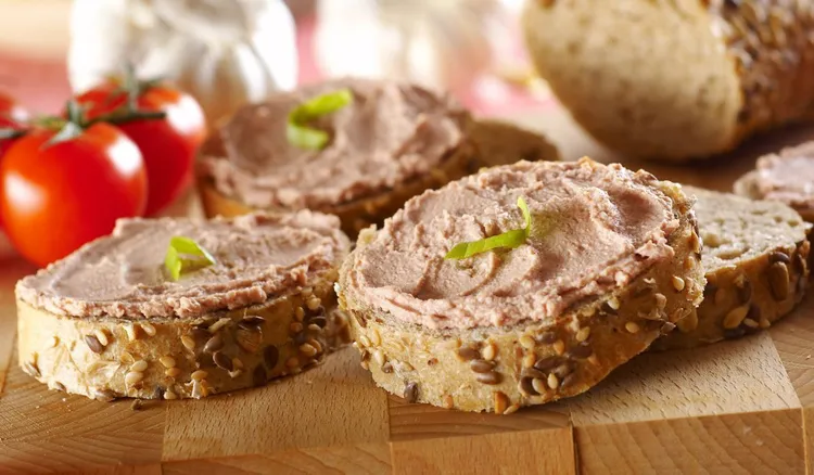 Najlepsza pasta kanapkowa dla seniorów. Bogactwo witamin i żelaza