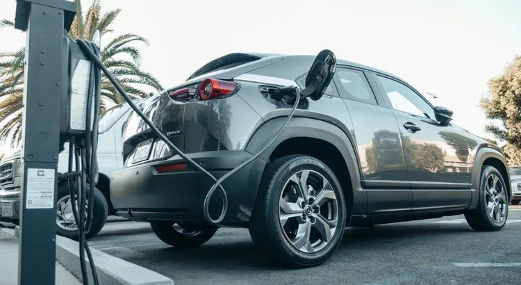 Problem z autami elektrycznymi. Polskie drogi nie są dostosowane