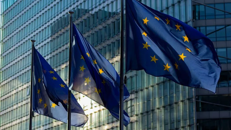 Komisja Europejska zaprezentowała budżet na najbliższą dekadę. "Polska największym beneficjentem"