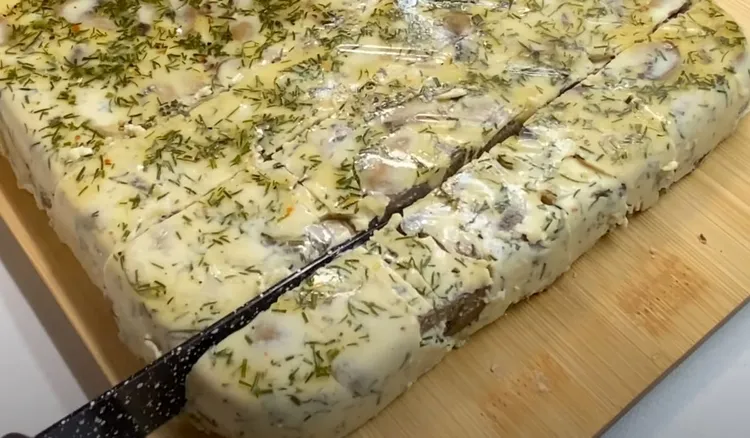 Podsmażam pieczarki i dodaję żelatynę. Nie znam lepszej przekąski na upały