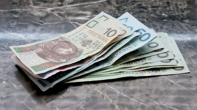Tyle trzeba zarabiać, żeby mieć 5 tys. zł emerytury. Można się zdziwić, ta kwota to nie żart