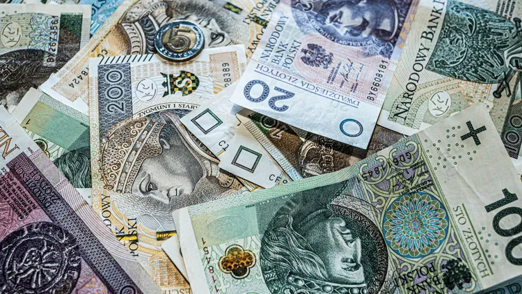 Wyszło na jaw, co dzieje się z zarobkami Polaków. GUS przekazuje złą wiadomość