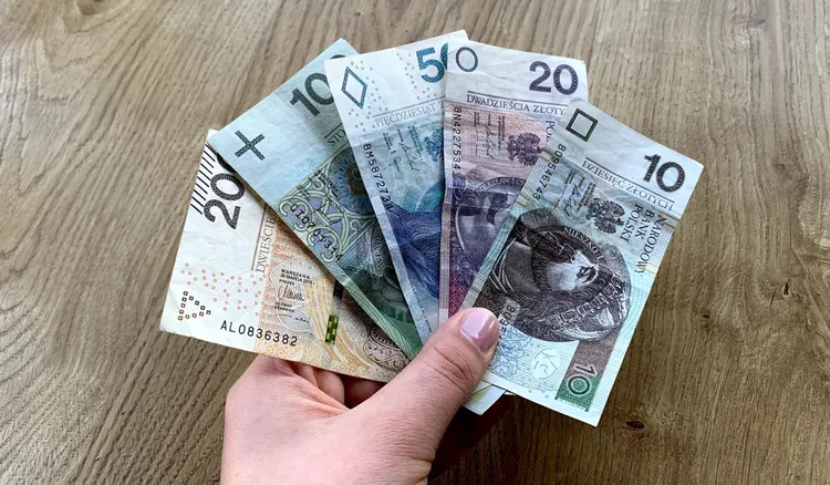 Dodatkowe 300 mln euro dla tych pracowników. Jest oficjalna decyzja