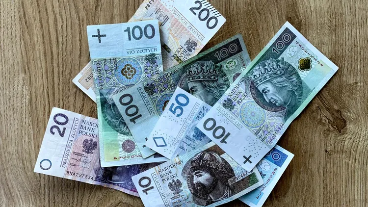 Nawet 4500 zł dopłaty. Wiemy, komu należą się dodatkowe pieniądze
