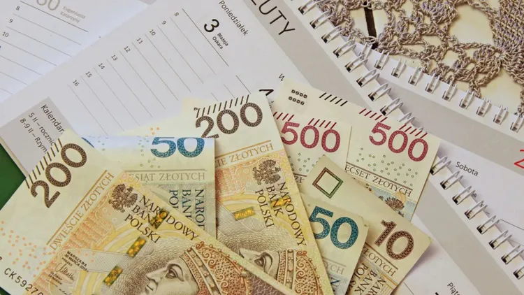 Najniższa waloryzacja emerytur od lat. Tyle naprawdę ZUS przeleje seniorom pieniędzy. Kwoty rozczarowują