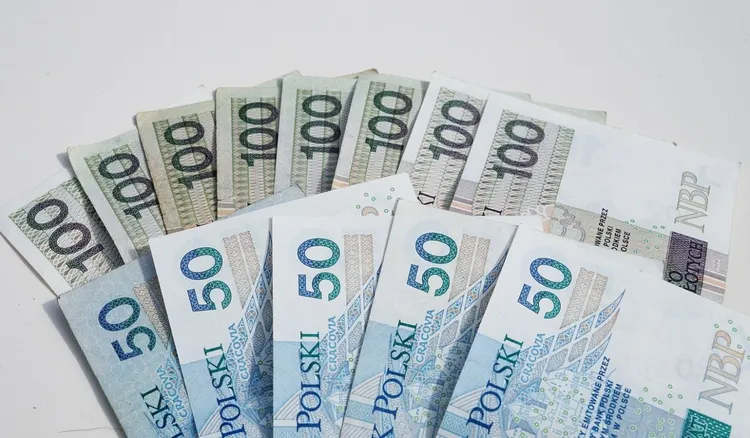 Zasiłek dla bezrobotnych poszedł w górę. Znamy konkretne kwoty