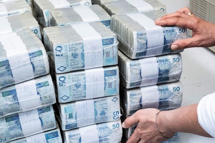 Jak zainwestować 10 000 zł, aby jak najszybciej podwoić tę kwotę?
