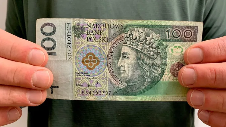 Niektórym należy się 1000 złotych dodatku. Już można składać wnioski