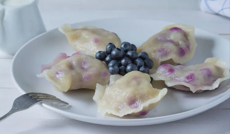 Ten przepis na pierogi na jagodach dostałem od babci. Nie ma lepszego