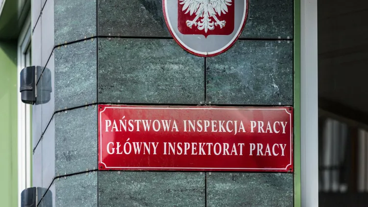 26 dni urlopu od razu, a później 32 dni dla wybranych. Komisja Sejmowa już podjęła decyzję 