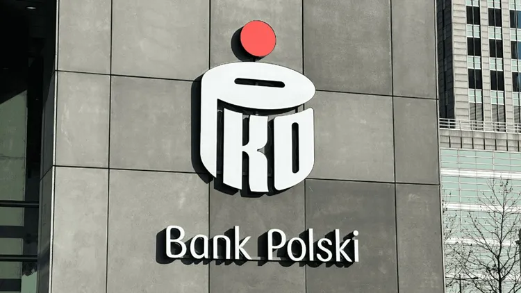 PKO BP wypłaci nawet ponad 2000 zł. Takie warunki trzeba spełnić, by dostać pieniądze