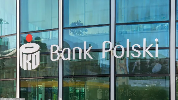 PKO BP pilnie apeluje do klientów. Chodzi o nowy sposób oszustów, wykorzystują technologię AI