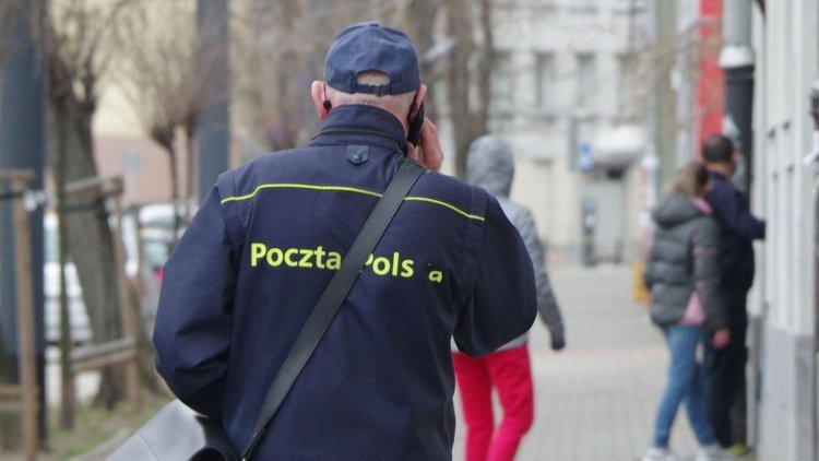 Fala zwolnień w Poczcie Polskiej. Tysiące osób bez pracy, są apele