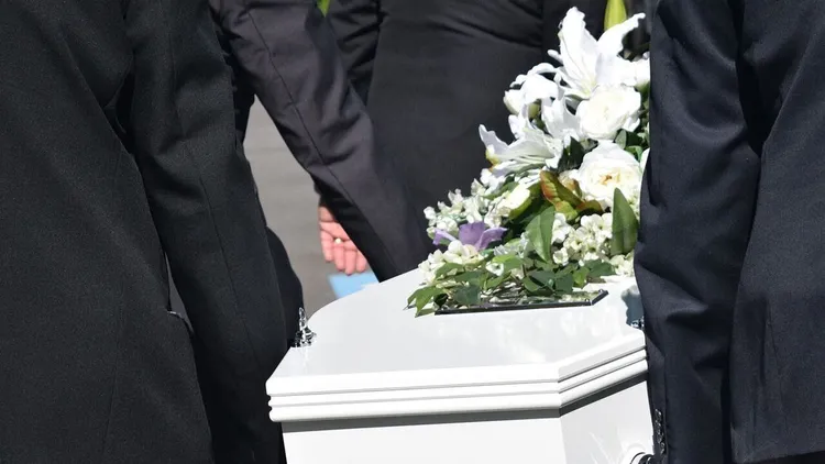 Zasiłek pogrzebowy będzie znacznie wyższy. Prezydent podpisał ustawę