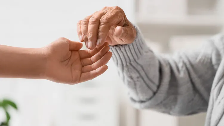 Nowe wsparcie dla seniorów już od czerwca. Jeśli spełnisz warunki, dowiozą darmowe obiady