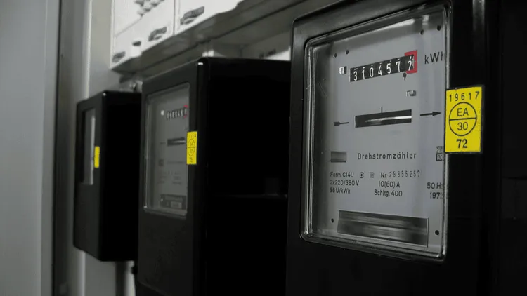 Tyle zapłacimy za prąd w 2025 r. Sejm zdecydował ws. mrożenia cen