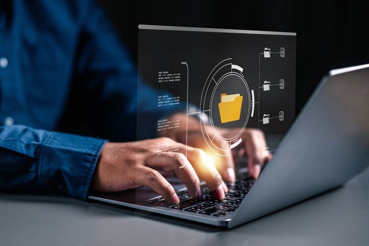 Przewaga digitalizacji dokumentów: Jak przekształcić swoją firmę w cyfrowego nomadę