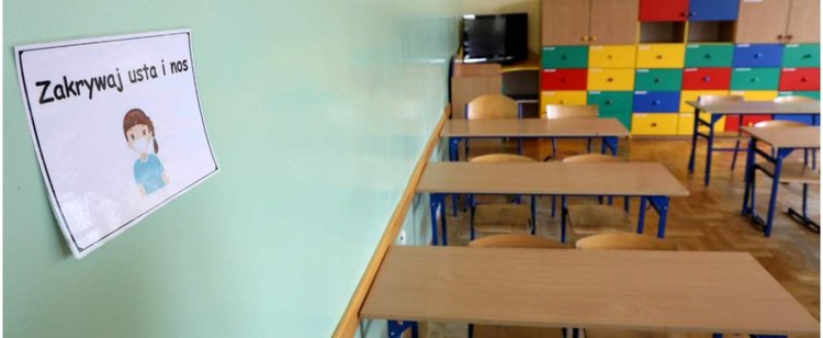 Rok szkolny jeszcze na dobre się nie zaczął, a coraz więcej szkół już się zamyka. Masowe testy i izolacja
