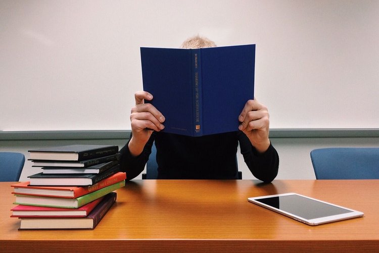 Jest milionerem, stara się dostać na studia. Do egzaminu przystąpił już 27 raz