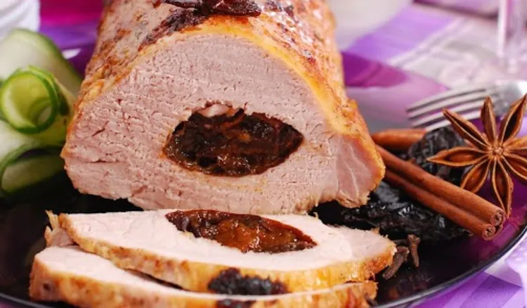 Świąteczny schab ze śliwką. Trzymaj się 3 zasad, a będzie soczysty i delikatny