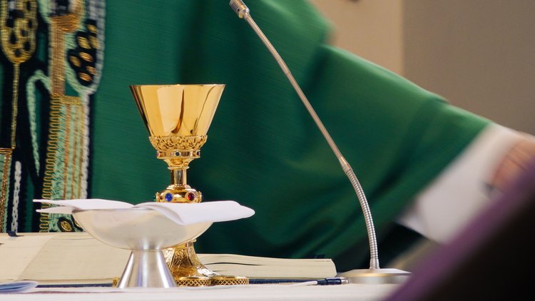 Emerytury księży. Ich wysokość może zadziwić