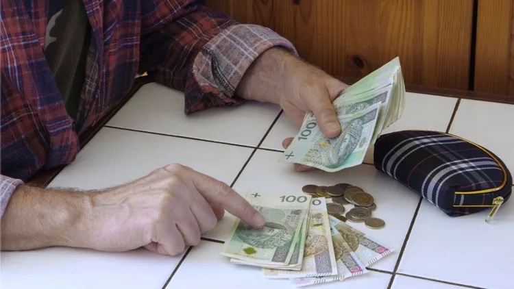 Duże zmiany w świadczeniach dla seniorów. Ponad 4000 zł więcej do emerytury