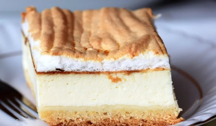 Rodzina wciąż prosi o ten sernik z rosą. Smakuje lepiej niż z cukierni