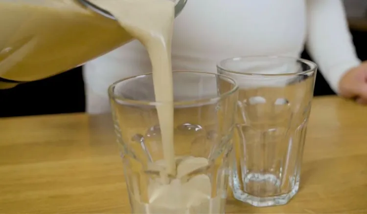 Przepyszny shake kawowo - orzechowy - z blenderem kielichowym Zelmer ZSB4860