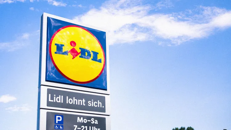 Polak wszedł do Lidla w Berlinie i od razu wyjął telefon – kawa „pod kluczem” to nie żart. Przy maśle było gorzej