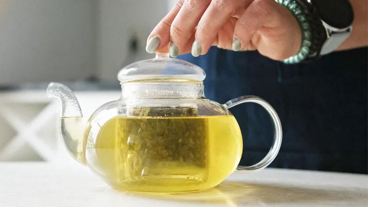 Przyspieszy metabolizm i rozprawi się z cholesterolem. Zawsze dodaję do zielonej herbaty