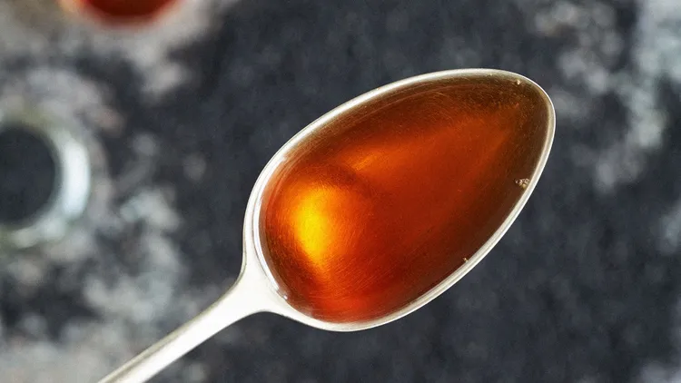 2 g czarnuszki dziennie – tyle wystarczy, by wesprzeć cukier, cholesterol i ciśnienie. Zobacz, jak ją jeść codziennie