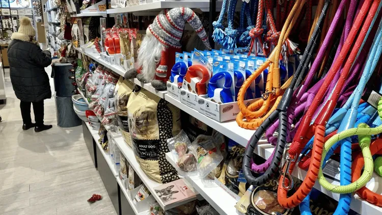 Popularne sklepy znikają z galerii handlowych. Polacy kochają robić tam zakupy