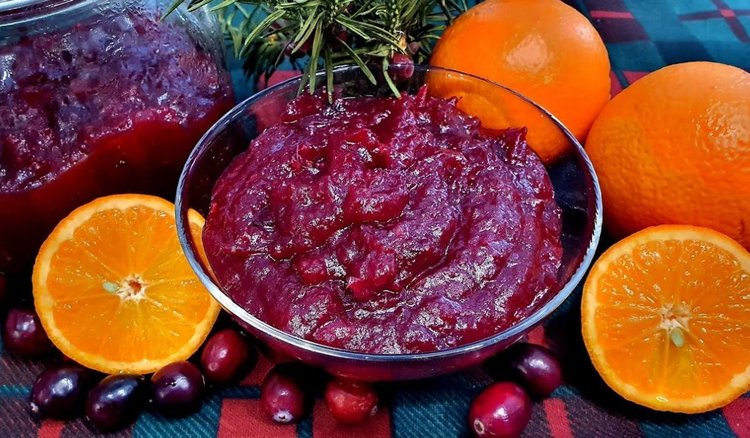 Od babci mam przepis na najlepszy sos żurawinowy. W tym roku znów go przygotuję na święta