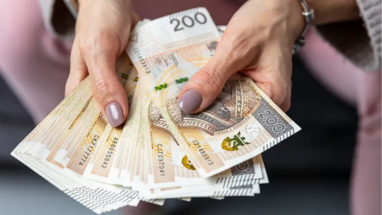 Tyle emerytury dostaniesz przy zarobkach 7 tys. zł na miesiąc. Kwota może mocno zdziwić