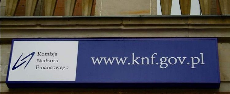 KNF do rejestru ostrzeżeń publicznych wpisała trzy firmy. Lepiej trzymać się z daleka