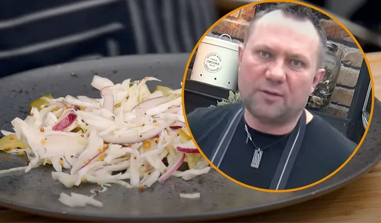 Strzelczyk połączył z nią ogórki kiszone i stworzył najlepszą surówkę. W sam raz do schabowego